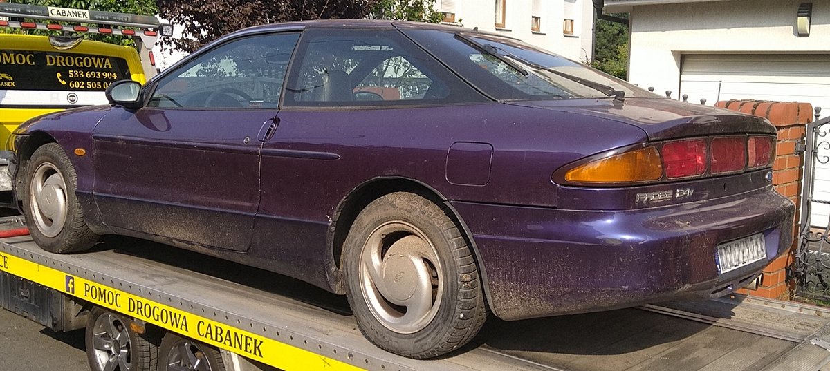 Ford Probe GT - naprawy blacharskie
