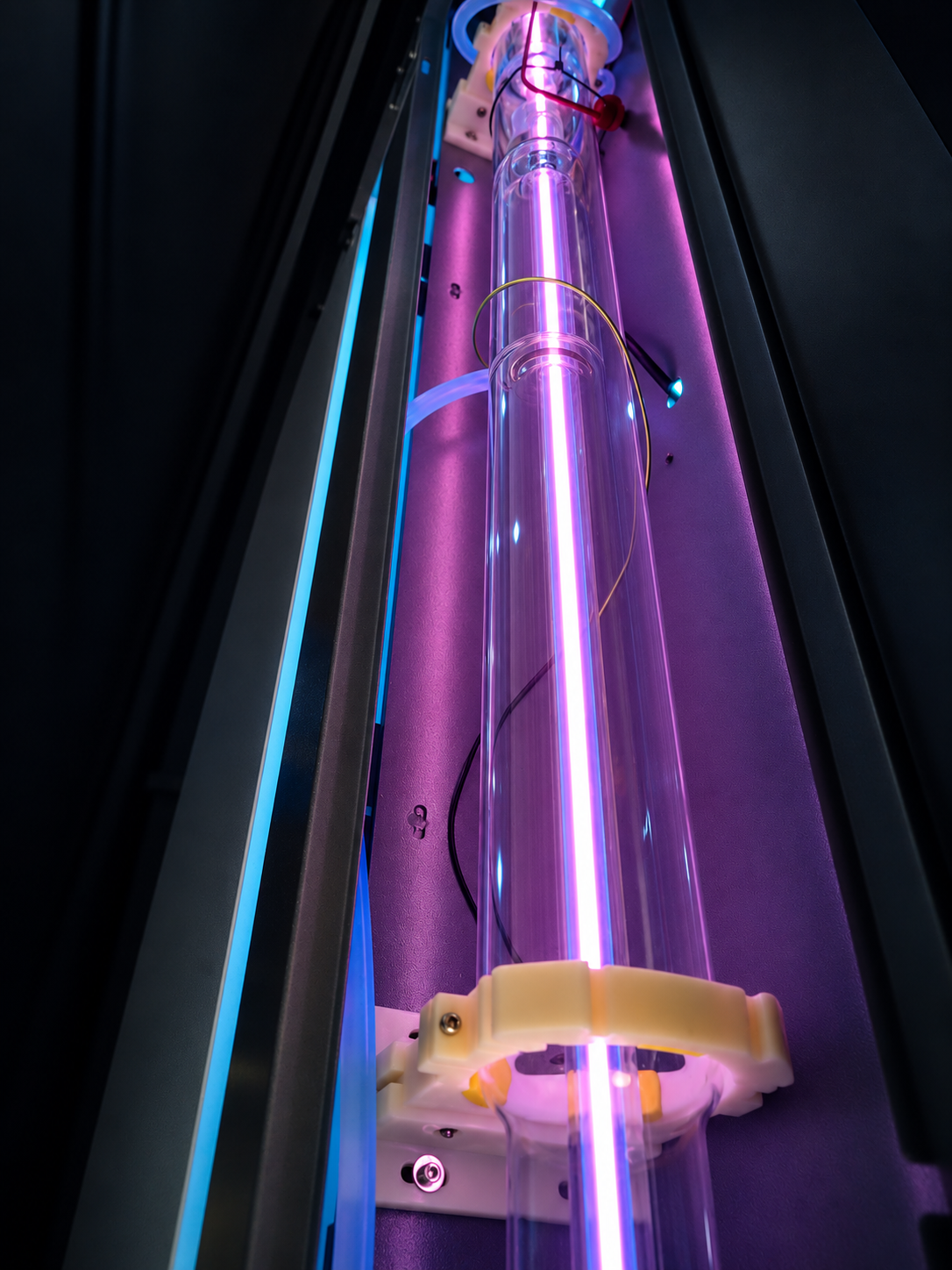 Tuba CO2 w laserze Kyrson